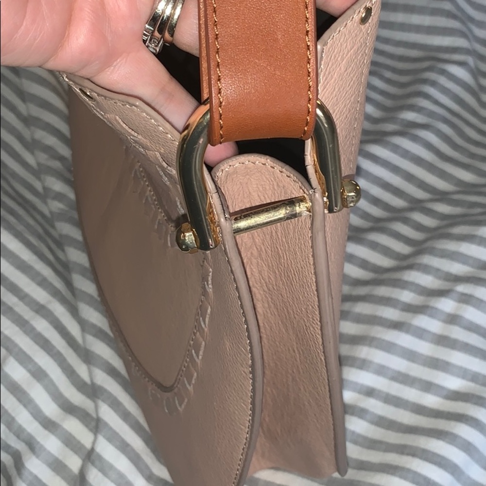 Crossbody - Picture 4 of 6